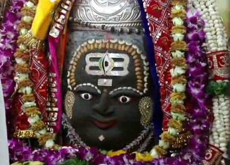 वैशाख अष्टमी पर महाकाल की दिव्य भस्म आरती, 'जय श्री महाकाल' के जयकारों से गूंजा मंदिर