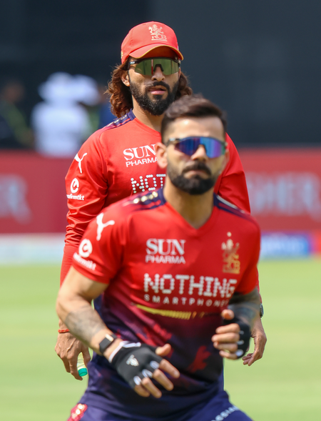आईपीएल 2026: एमआई को हराकर तीसरे नंबर पर पहुंची एसआरएच, ऑरेंज और पर्पल कैप किसके पास?
