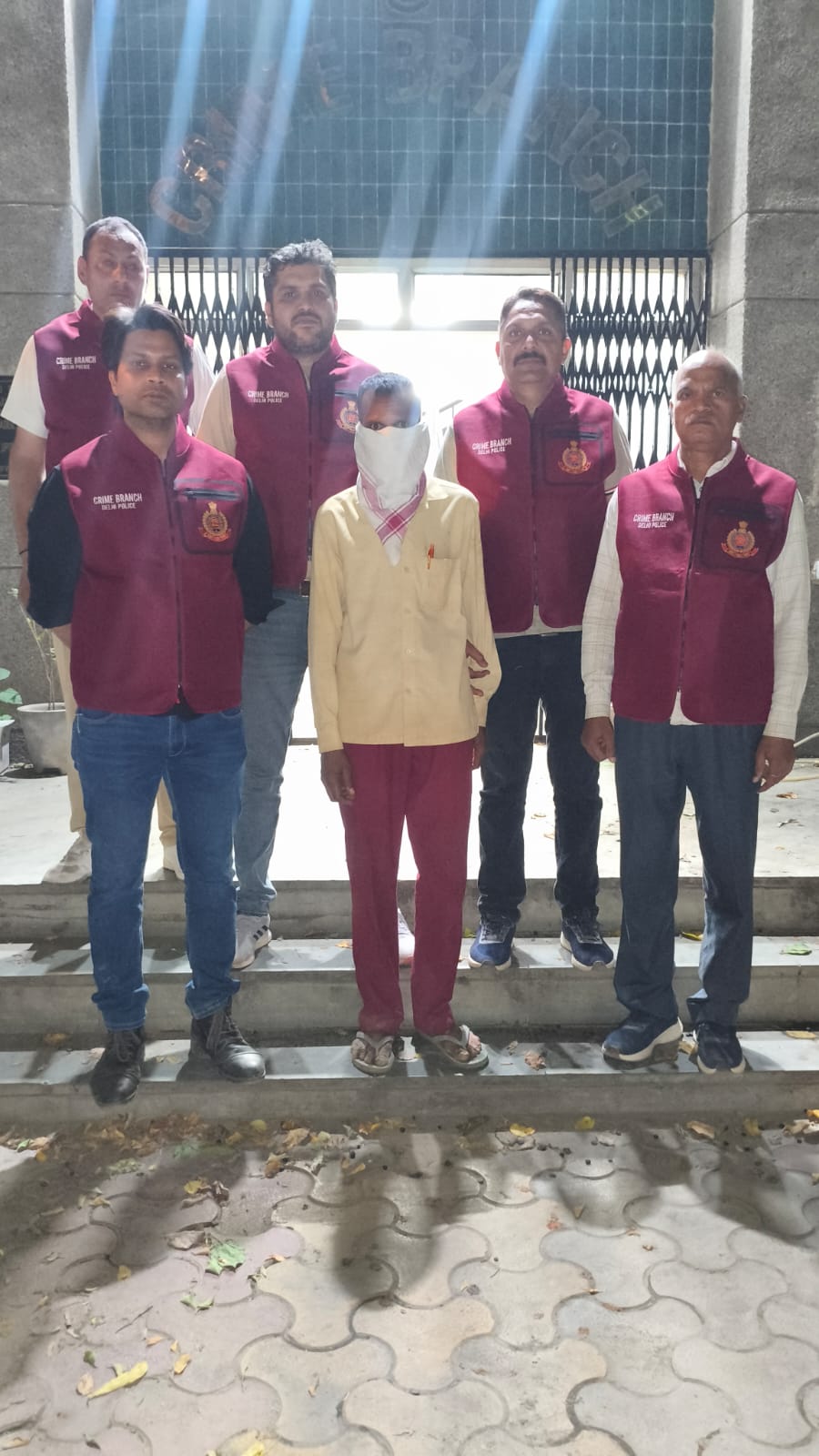 रोहिणी में गैस सिलेंडरों की कालाबाजारी का भंडाफोड़, 57 एलपीजी सिलेंडर बरामद