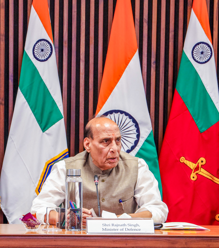 रक्षा क्षेत्र को बड़ी मजबूती, 52,000 करोड़ रुपये की खरीद परियोजनाओं को हरी झंडी