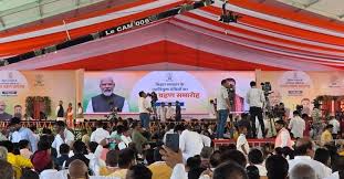 पटना में NDA का शक्ति प्रदर्शन, मंच पर पहुंचे पीएम नरेंद्र मोदी; BJP के 14 और JDU के 13 नेता लेंगे मंत्री पद की शपथ
