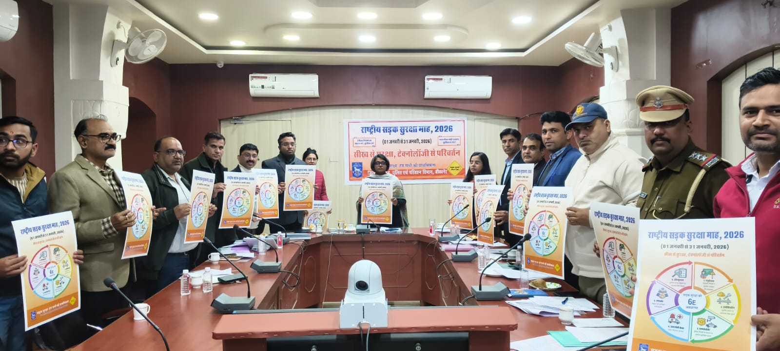राष्ट्रीय सड़क सुरक्षा माह की शुरुआत: महिला पुलिस कर्मियों की बाइक रैली और सड़क सुरक्षा रथ को दिखाई हरी झंडी