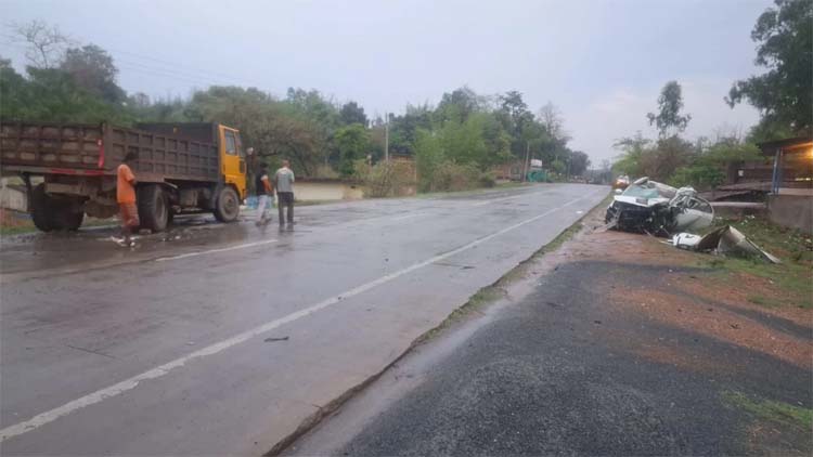 कार खड़े ट्रक से टकराई, कार सवार की मौत