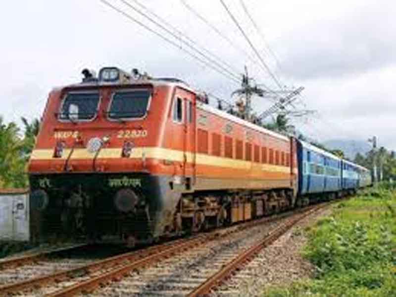 रायपुर–खड़गपुर के मध्य सुपरफास्ट समर स्पेशल ट्रेन की सुविधा 23 एवं 24 अप्रैल काे