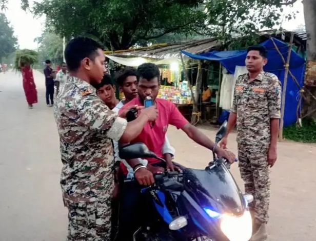 रायगढ़ में ड्रिंक एंड ड्राइव पर पुलिस सख्त : एक ही दिन में 37 वाहन चालकों पर हुई कार्रवाई