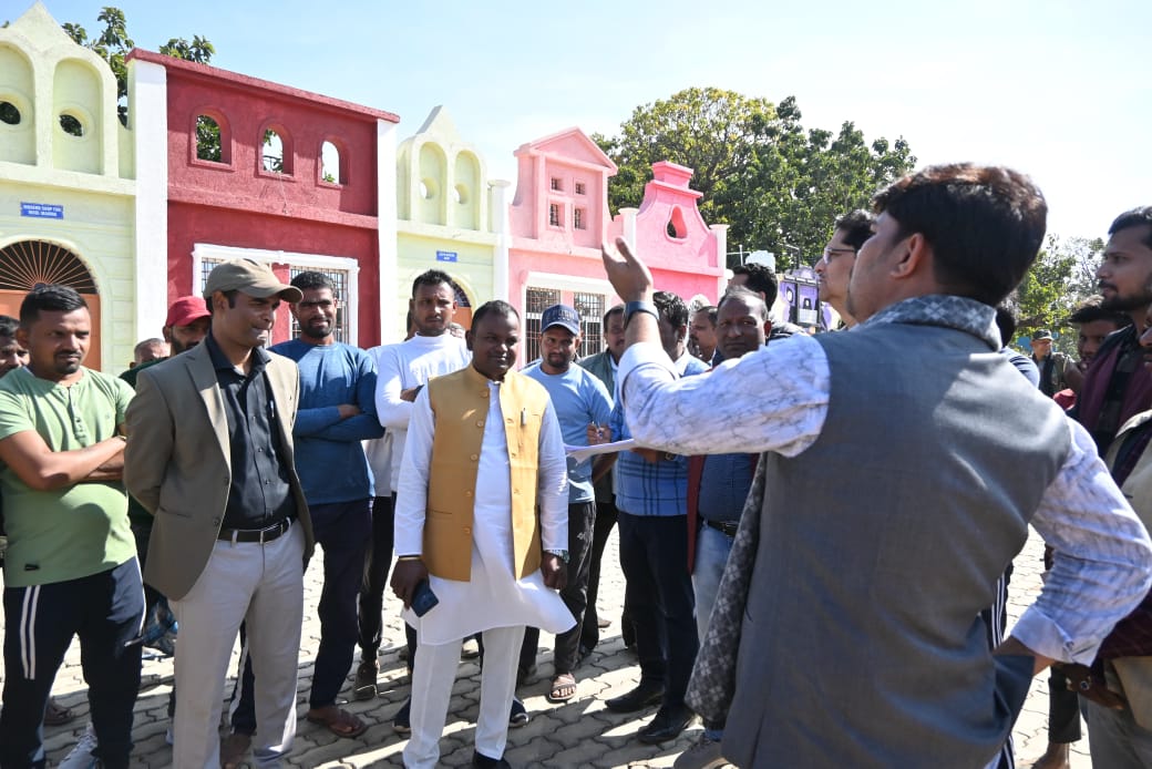 उपायुक्त ने अधिकारियों के साथ किया  डैम का निरीक्षण