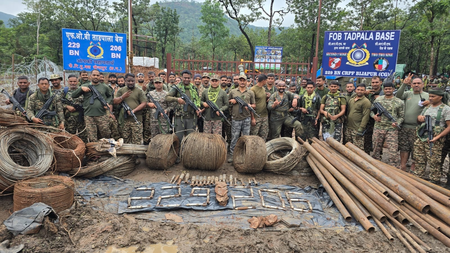 बीजापुर: सुरक्षा बलों ने माओवादियों की बड़ी साजिश नाकाम की, भारी विस्फोटक बरामद