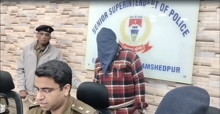 झारखंड: जमशेदपुर पुलिस ने लूट और चोरी की अलग-अलग घटनाओं में चार अपराधियों को गिरफ्तार किया