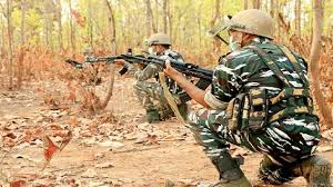 चाईबासा: सुरक्षाबलों से मुठभेड़ में कई नक्सलियों के हताहत होने की खबर, कोबरा के जवान घायल