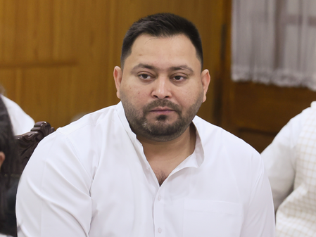 बिहार विधानसभा में तेजस्वी यादव ने कहा- एलेक्टेड सीएम को सेलेक्टेड सीएम ने हटा दिया