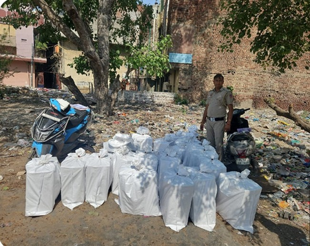 अवैध शराब तस्करी पर बड़ी कार्रवाई, 57 कार्टन हरियाणा शराब बरामद, दो स्कूटी जब्त