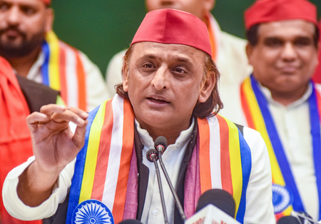 सपा की चुनावी तैयारी तेज, लखनऊ में अखिलेश यादव ने ब्राह्मण नेताओं की अहम बैठक बुलाई