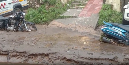 चमोली में बारिश बनी आफत, मलबे से सड़कें पटीं