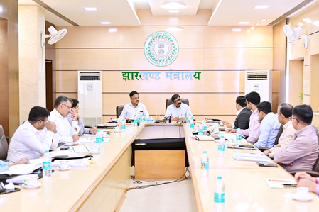 सीएम हेमंत सोरेन ने इको टूरिज्म और स्पोर्ट्स यूनिवर्सिटी के लिए कार्ययोजना बनाने का दिया निर्देश