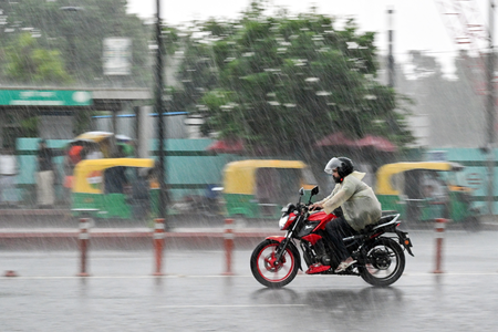 NCR में पूरे सप्ताह छाए रहेंगे बादल, बारिश से मिलेगी राहत