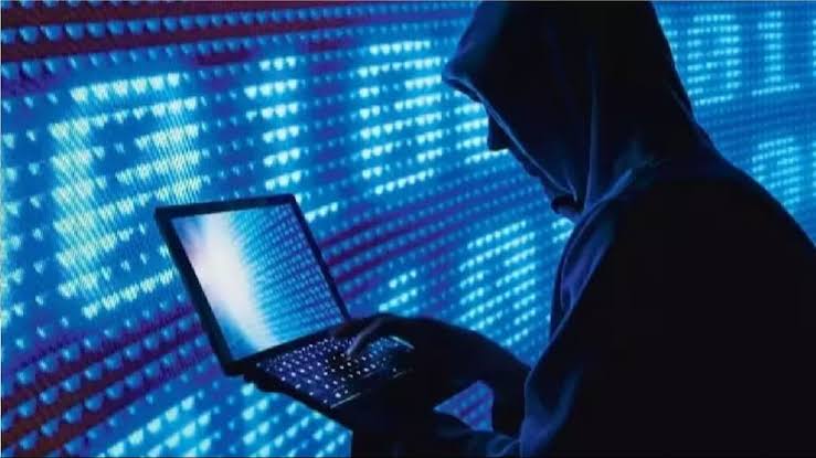 नोएडा में इंजीनियर से निवेश के नाम पर 56 लाख ठगे, वाट्सऐप पार आये मैसेज से ग्रुप से जोड़ा
