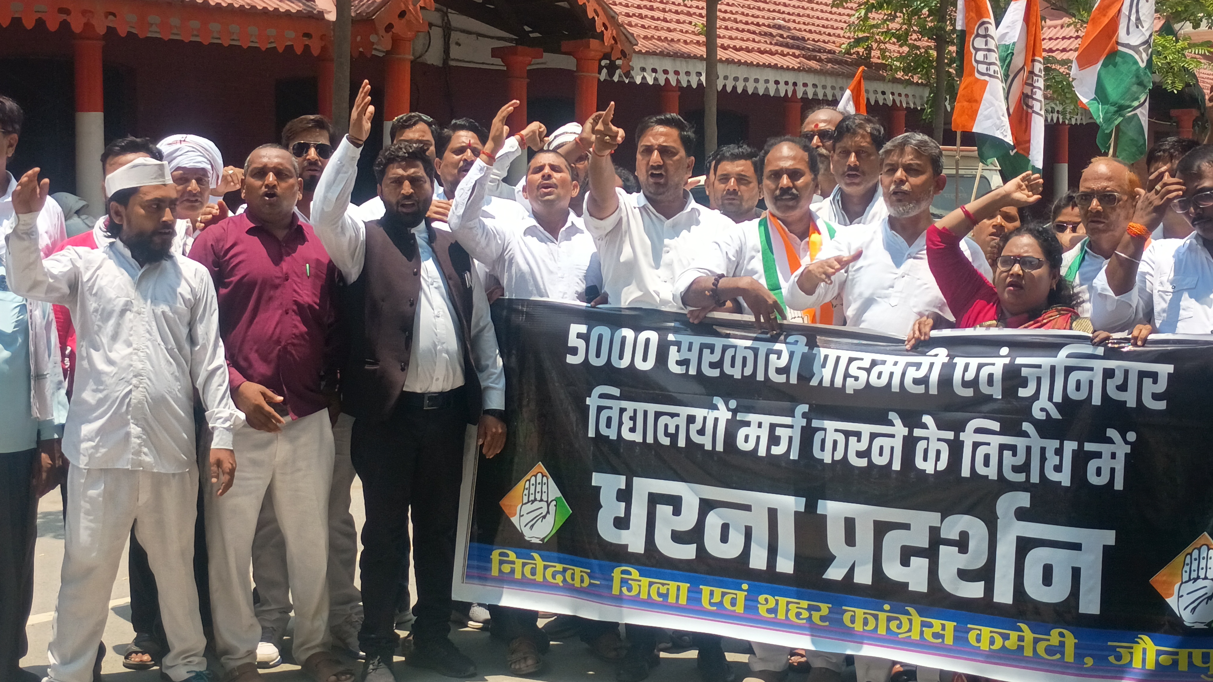 विद्यालयों को समायोजित करने का निर्णय अदूरदर्शी : प्रमोद कुमार