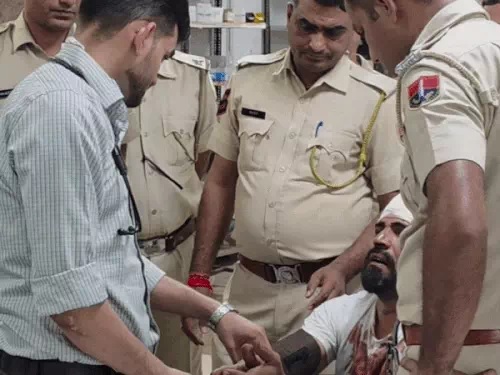 हाई सिक्योरिटी जेल में गैंगस्टर ‘मोगली’ का हंगामा, बैरक पर सिर मारकर खुद को किया घायल