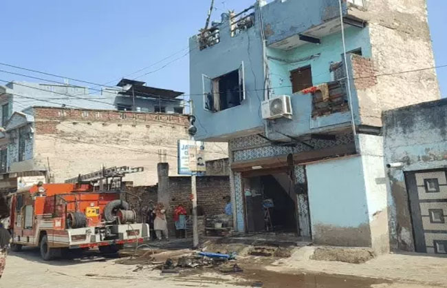 रेवाड़ी: मकान में लगी आग, पड़ोसियों की सतर्कता से टला बड़ा हादसा