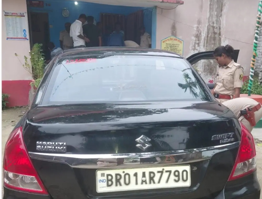 बैरगाछी पुलिस ने मारुति सुजुकी कार से 238.7 लीटर विदेशी शराब किया जब्त,दो गिरफ्तार