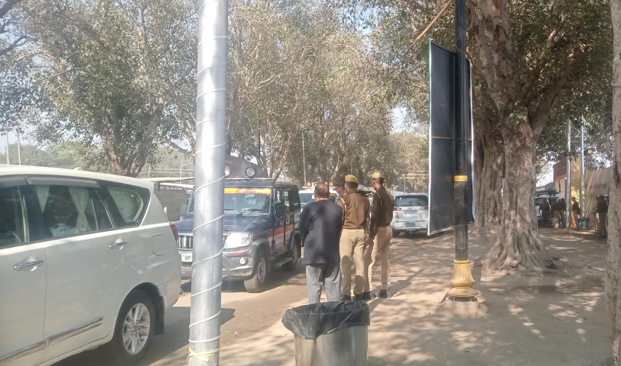महाकुंभ क्षेत्र में मुख्यमंत्री योगी ने विभिन्न परियोजनाओं का किया निरीक्षण