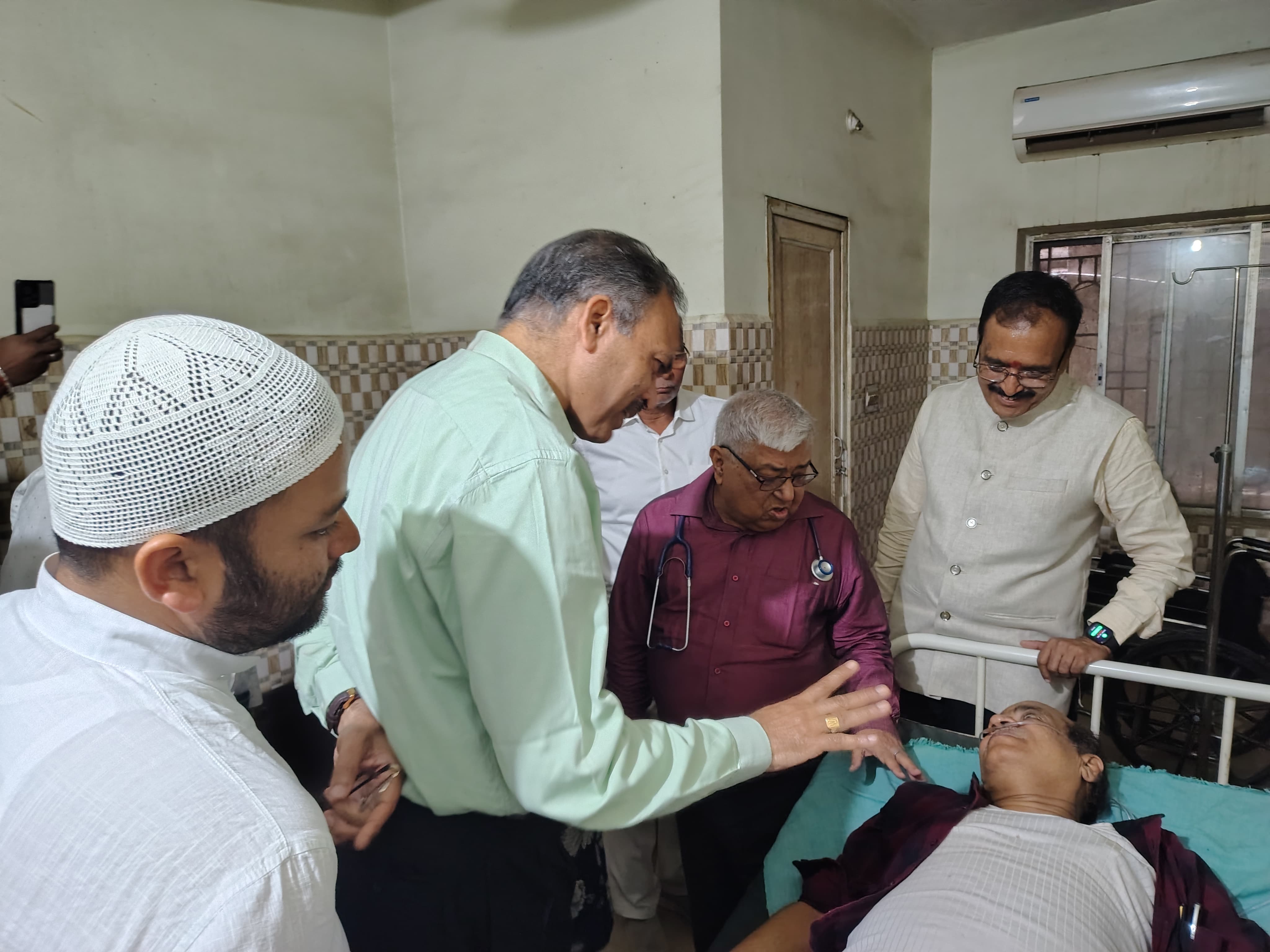 पूर्णिया विश्वविद्यालय में परीक्षा नियंत्रक को किया रूम में बंद, बेहोश होकर गिरे