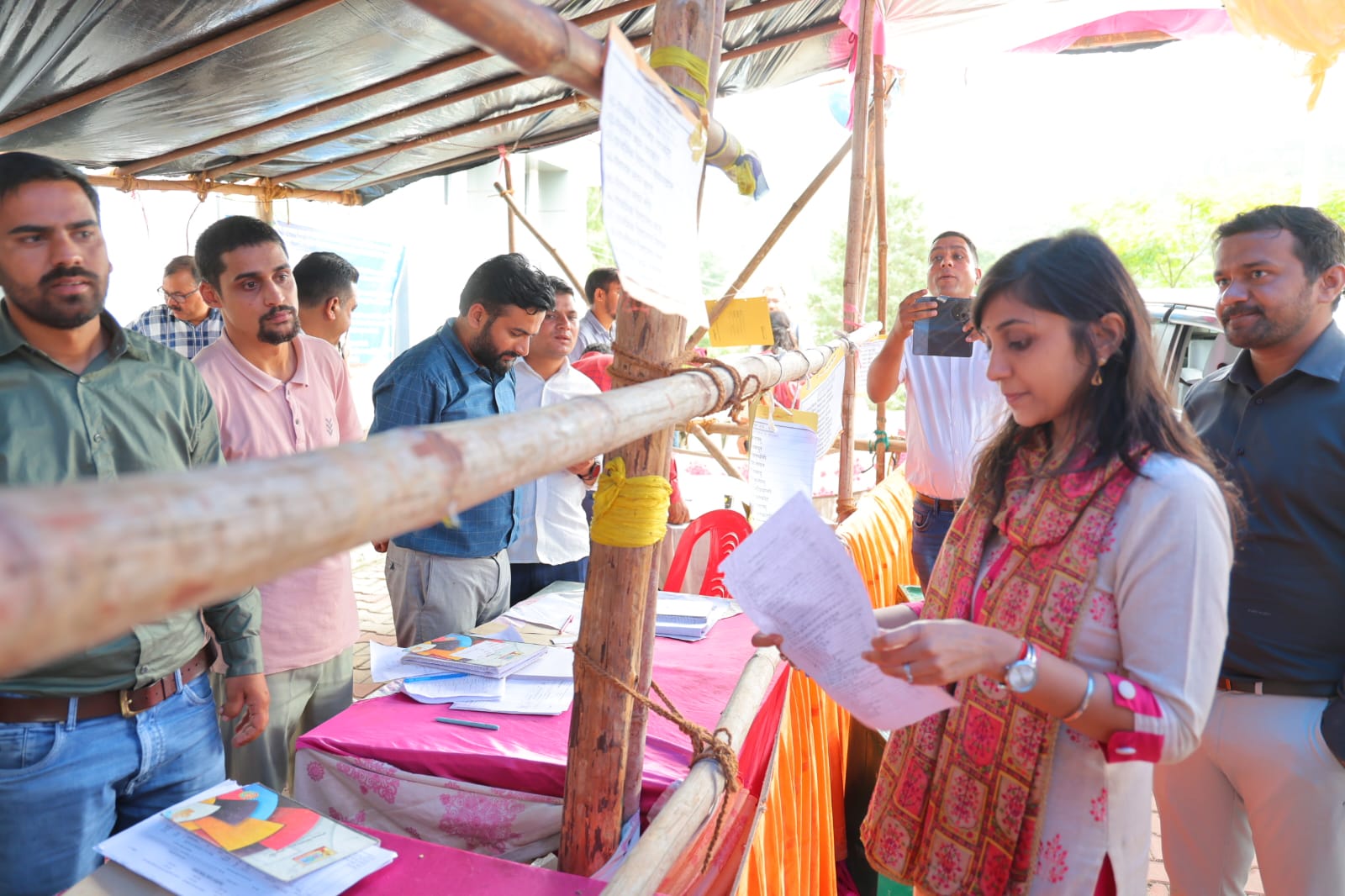 सात विकासखंडों के 548 मतदान दल हुए रवाना