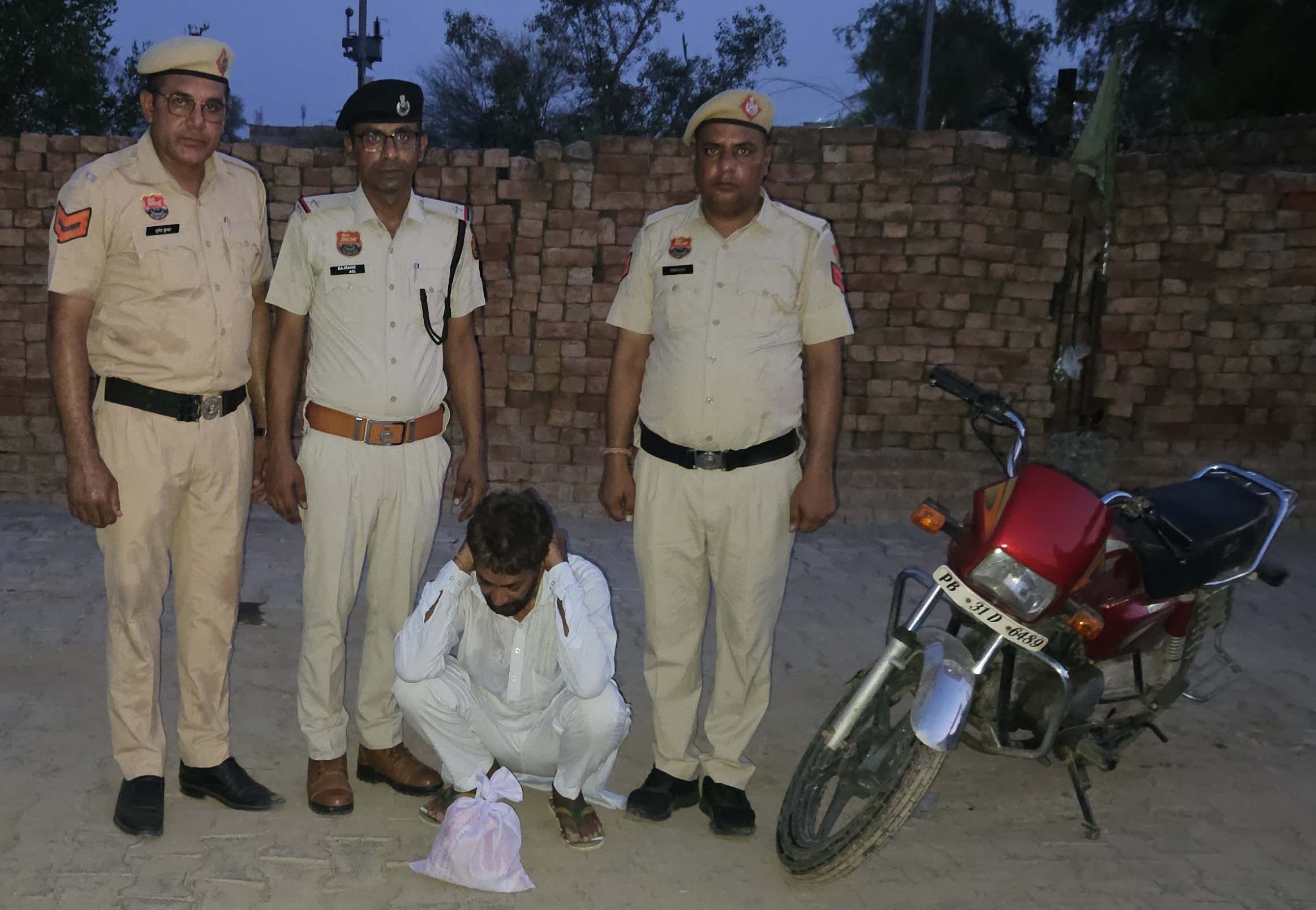 पंजाब का नशा तस्कर सिरसा में गिरफ्तार