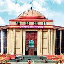 फुटपाथ में अतिक्रमण और यातायात नियम  उल्लंघन के मामले पर हाइकोर्ट सख्त