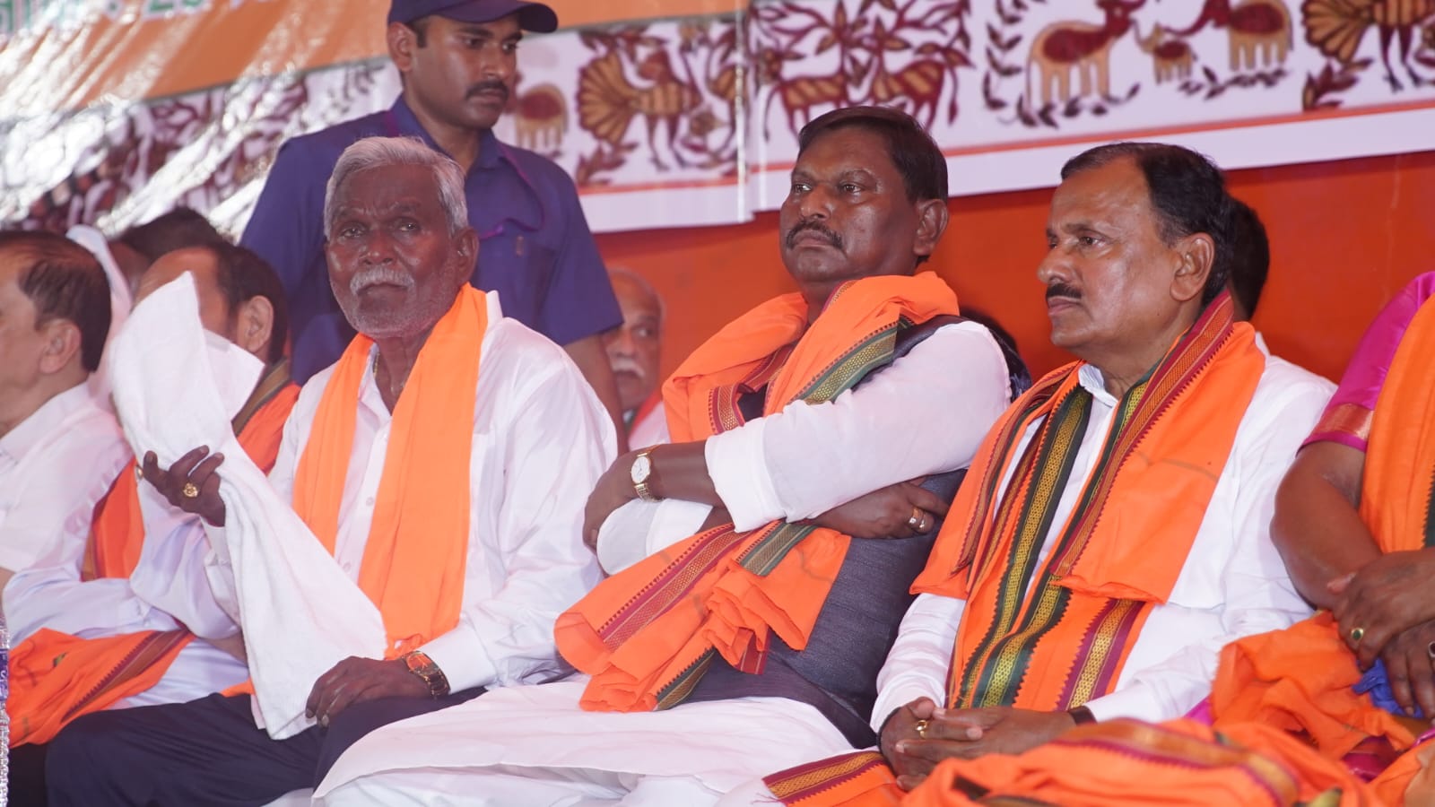 भाजपा सरकार ने आदिवासी बच्चों के लिए खोले एकलव्य विद्यालय, कांग्रेस ने चलाईं गोलियां: अर्जुन मुंडा