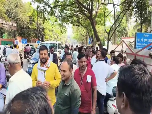 बर्ड फ्लू के बीच बिलासपुर में कारोबारियों का विरोध, विधायक आवास का घेराव