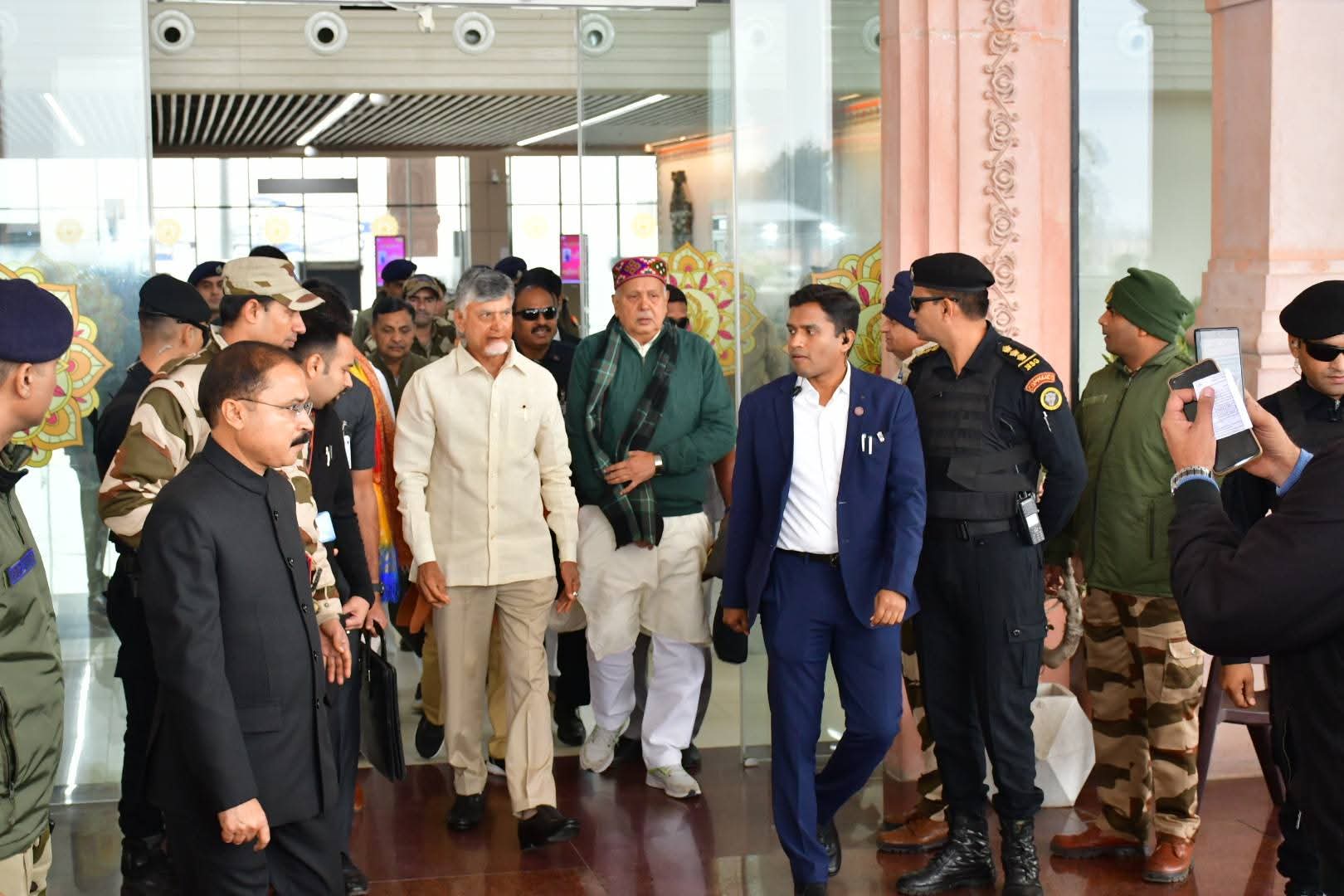 आंध्र प्रदेश के मुख्यमंत्री चंद्रबाबू नायडू अयोध्या पहुंचे, राम मंदिर में करेंगे दर्शन-पूजन