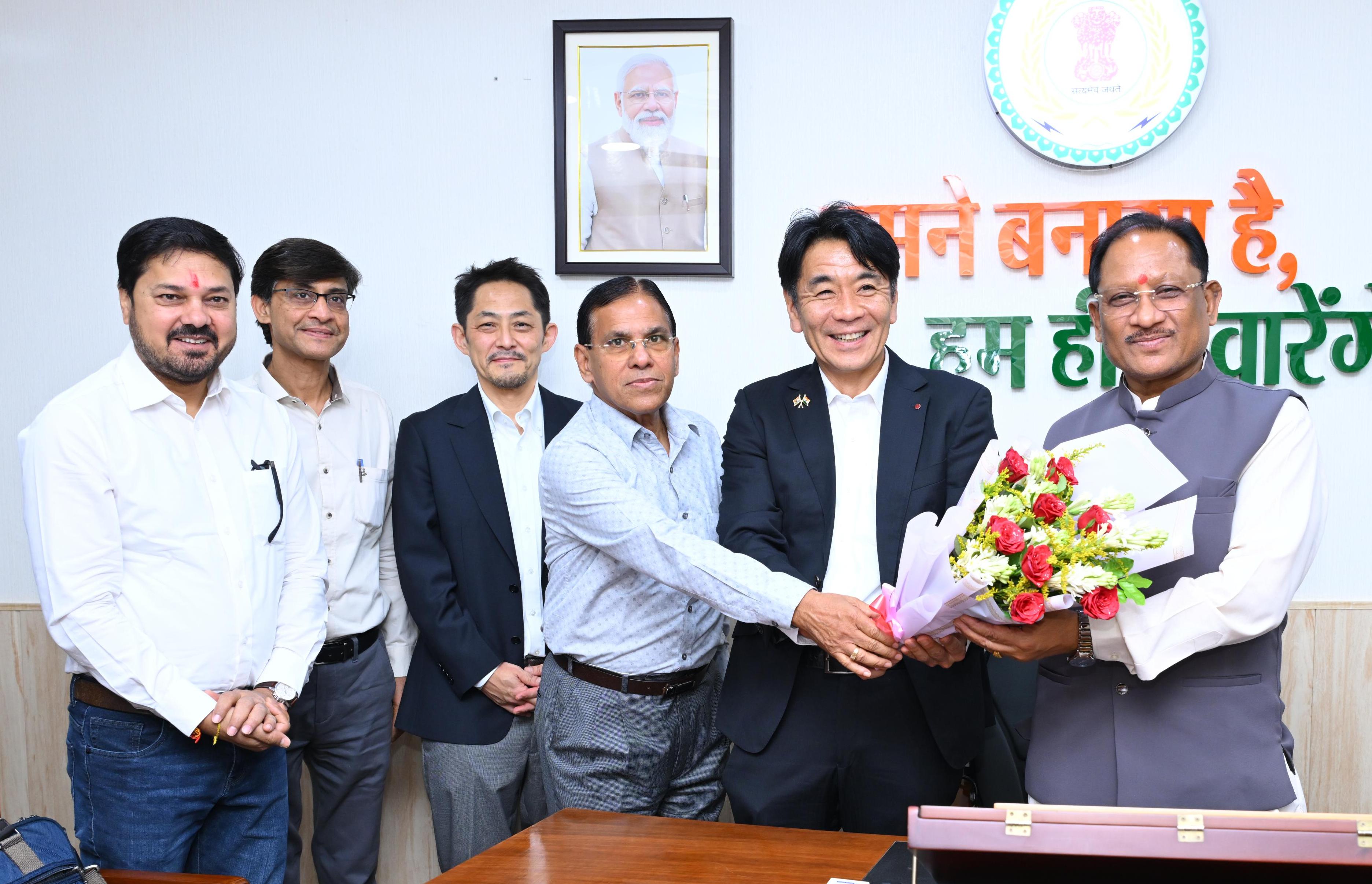 जापान के प्रतिनिधिमंडल ने छत्तीसगढ़ के मुख्यमंत्री से की सौजन्य मुलाकात
