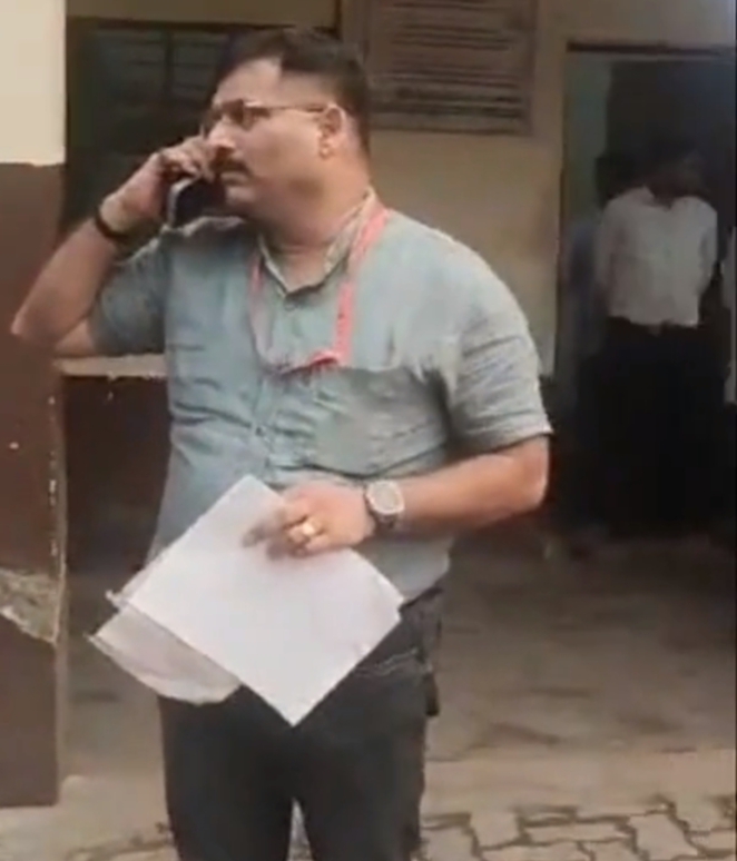 रायबरेली में कई नामी फर्माें के दफ्तराें में एसआईबी की छापेमारी, दस्तावेजों को किया जब्त