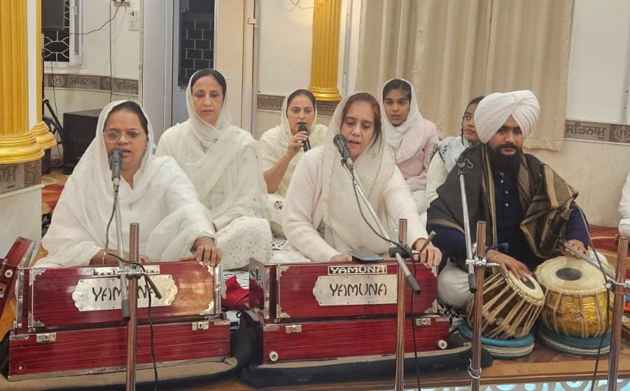 सिखों के नौवें गुरु  तेग बहादुर का शहीदी दिवस गुरुद्वारा साहिब में मना
