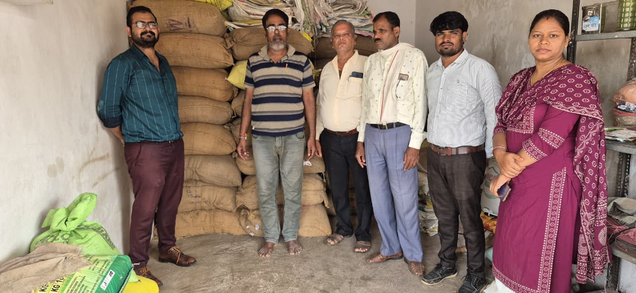 धमतरी : अवैध धान भण्डारण पर प्रशासन की सख्त कार्रवाई