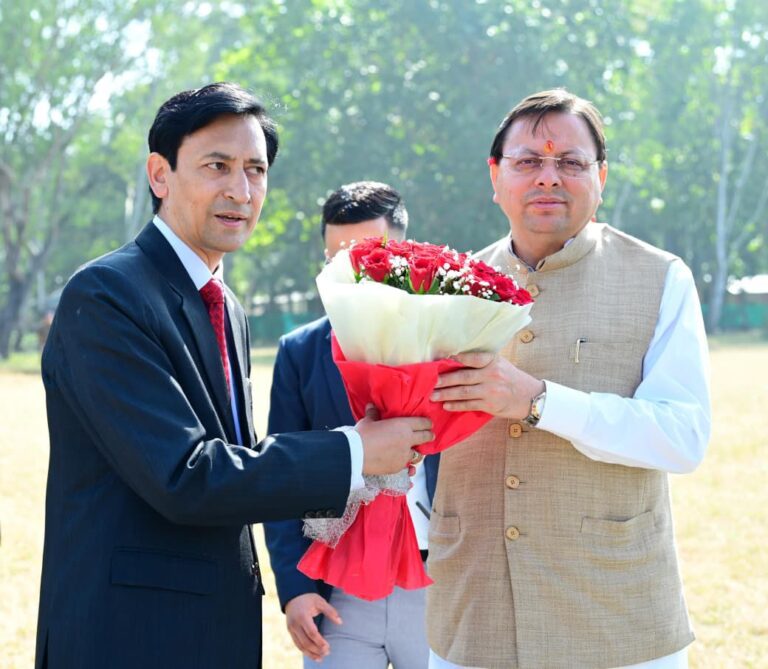 मुख्यमंत्री पुष्कर सिंह धामी हल्द्वानी पहुंचे, राज्य स्तरीय सैनिक सम्मेलन में होंगे मुख्य अतिथि
