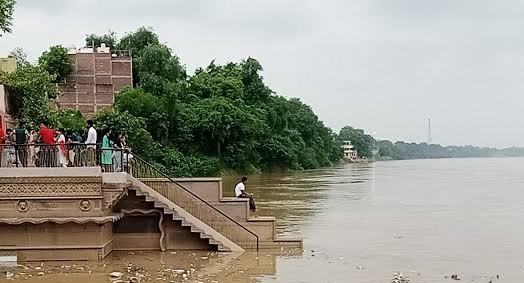 गंगा का जलस्तर बढ़ा, अब तीन सेंटीमीटर प्रति घंटे की दर से हो रही वृद्धि