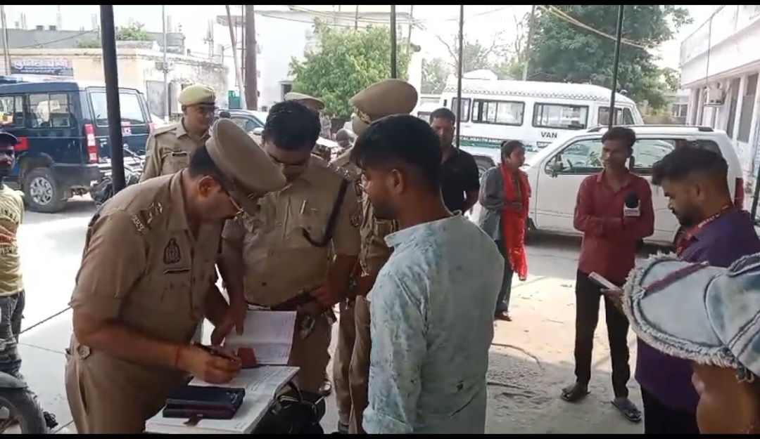 सड़क हादसे में गोरखपुर के तीन लोगों की मौत, तीन घायल