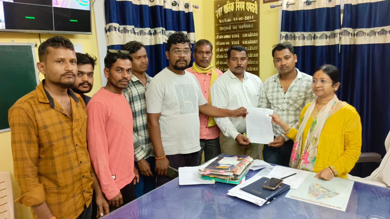 हटकेश्वर वार्ड में सड़क खुदाई से लोग परेशान दीपावली पूर्व मरम्मत की मांग
