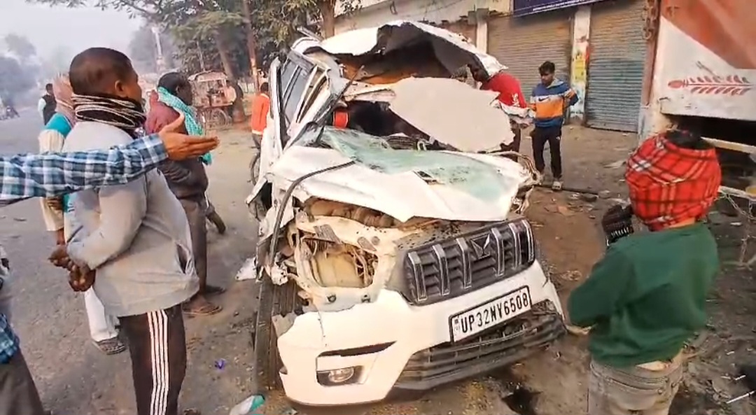 देर रात अमेठी में हुआ दर्दनाक सड़क हादसा 3 की मौत।