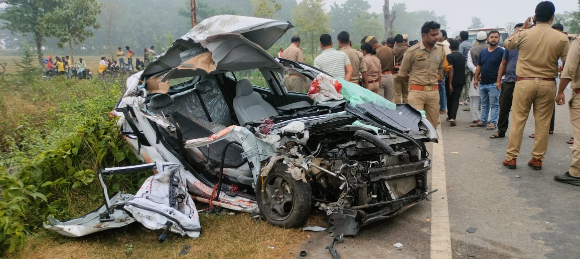 उप्र के बलरामपुर में भीषण सड़क हादसा, दो नेपाली युवकों की मौत, तीन घायल