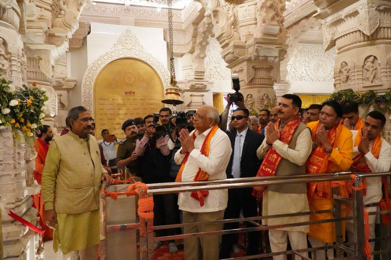 रामलला का दर्शन कर भावविभोर हुई गुजरात सरकार*