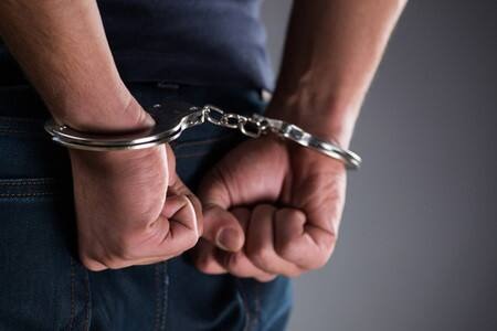 शौच के बहाने कैदी पुलिस को चकमा देकर हो गया फरार