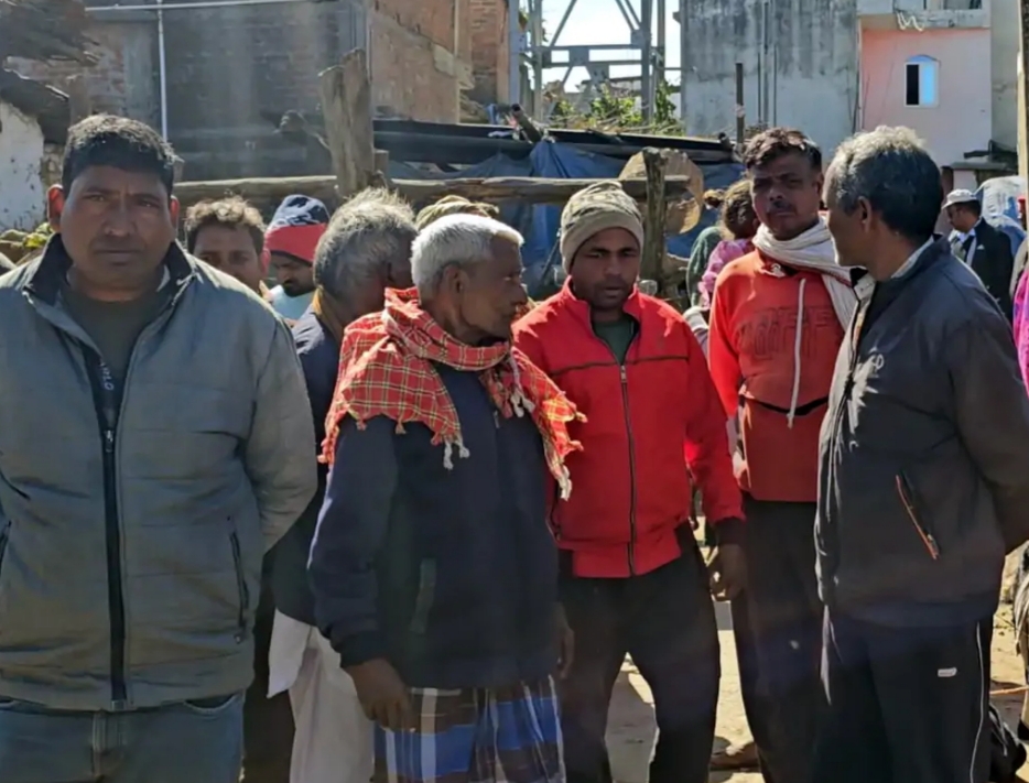 दम घुटने से पति पत्नी की मौत