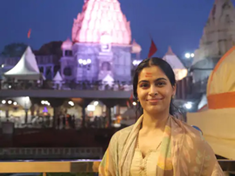 उज्जैन में मनु भाकर ने किए महाकाल के दर्शन, भस्म आरती में हुईं शामिल