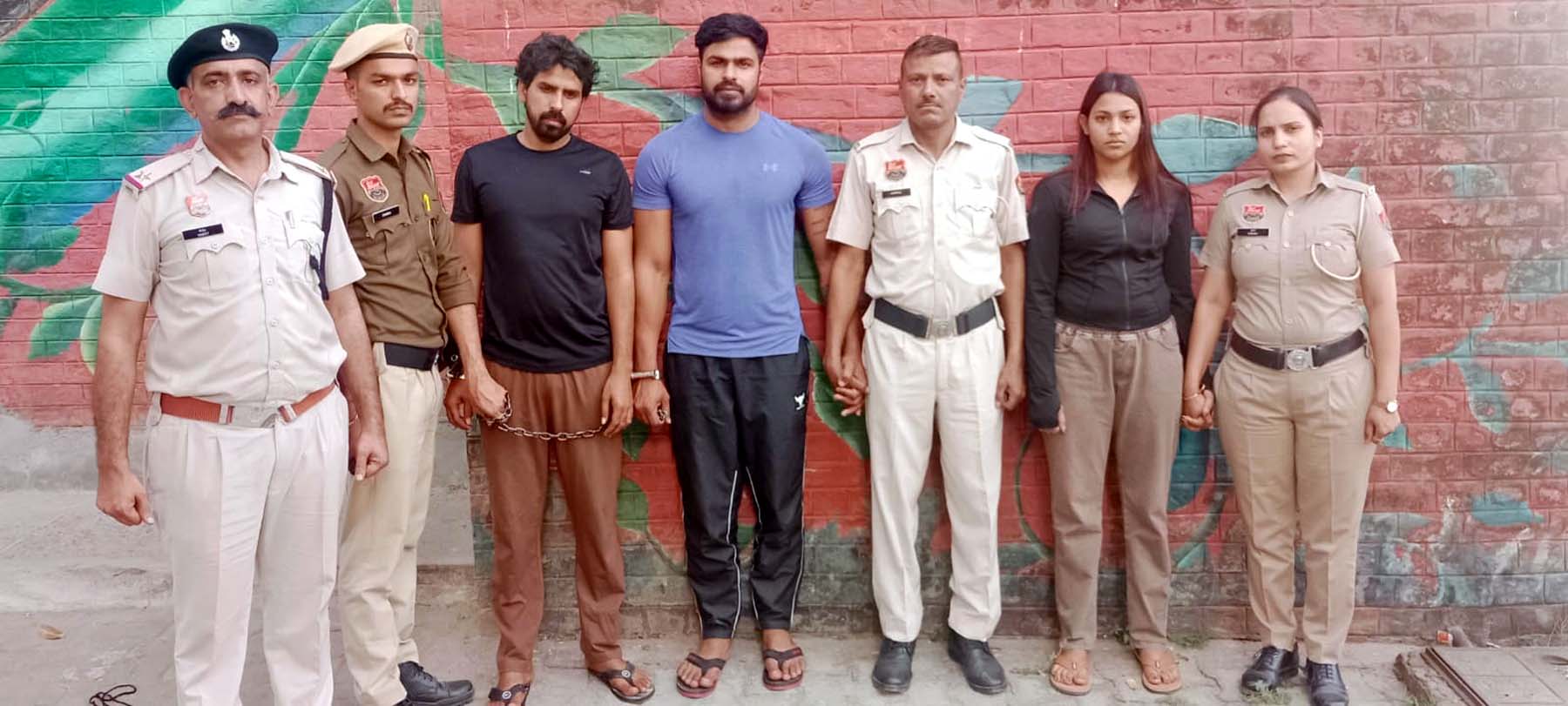गुरुग्राम: युवक की अश्लील वीडियो बनाकर ब्लैकमेल करने वाली महिला समेत तीन गिरफ्तार