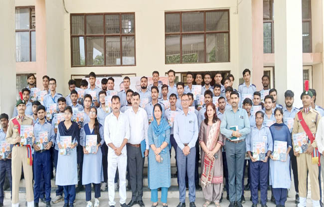 सोनीपत: सेवा पखवाड़े में निबंध, सफाई और पौधारोपण कार्यक्रम