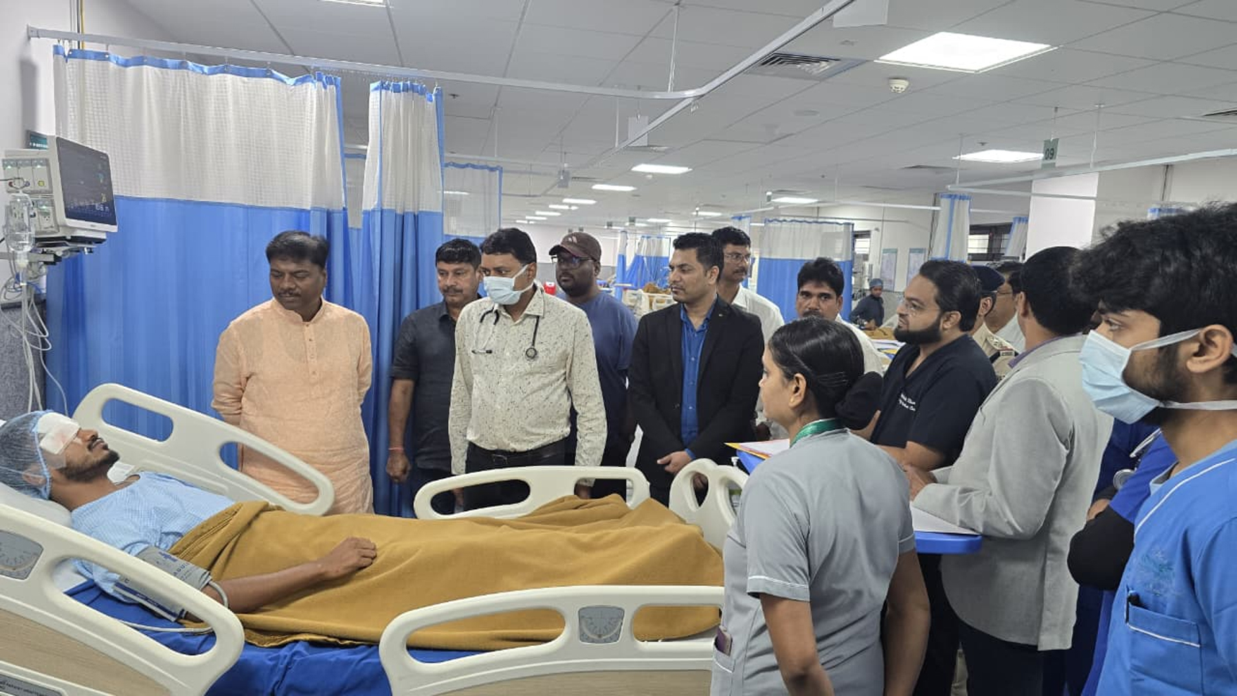 घायल जवानों से मिले वन मंत्री, कहा- सभी जवान सुरक्षित और कुशल