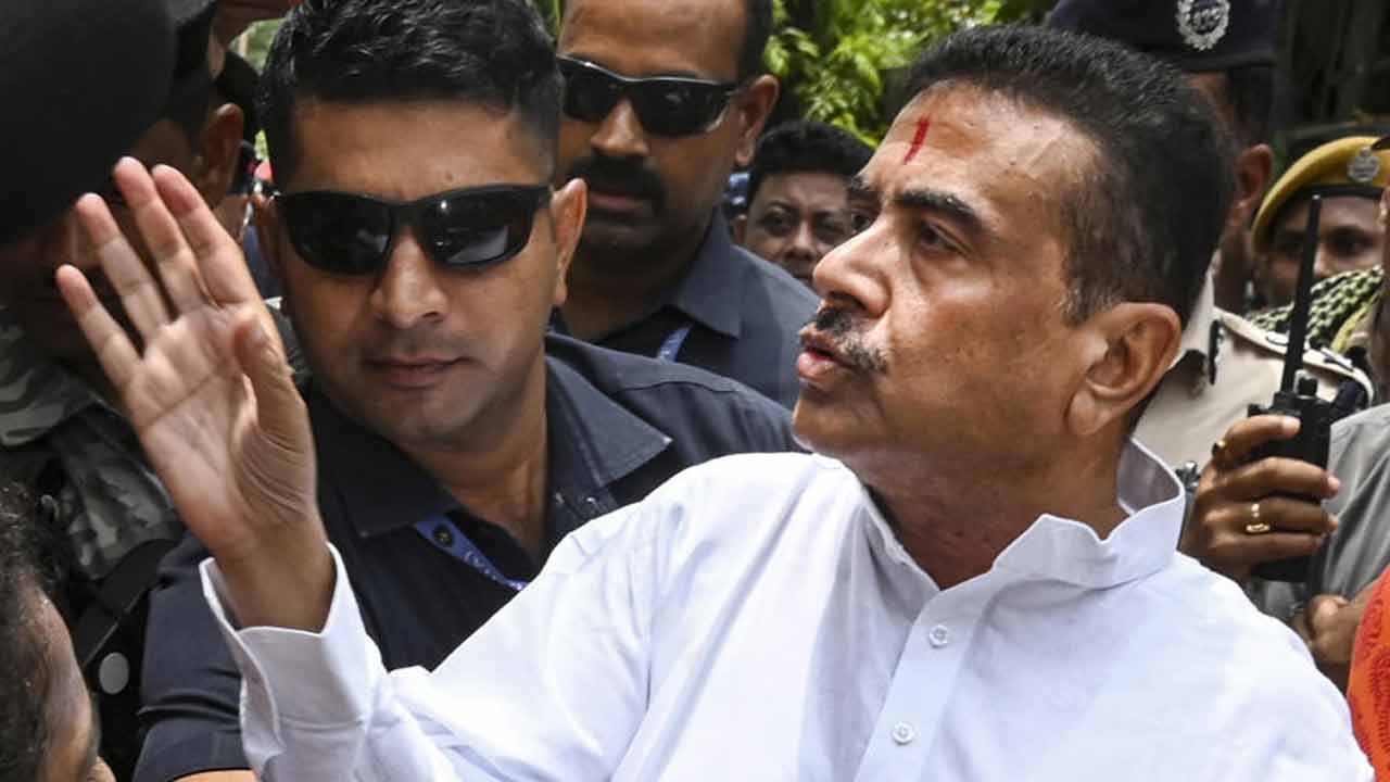 बारुईपुर दुष्कर्म-हत्या कांड: शुभेंदु अधिकारी ने पीड़ित परिवार से की मुलाकात